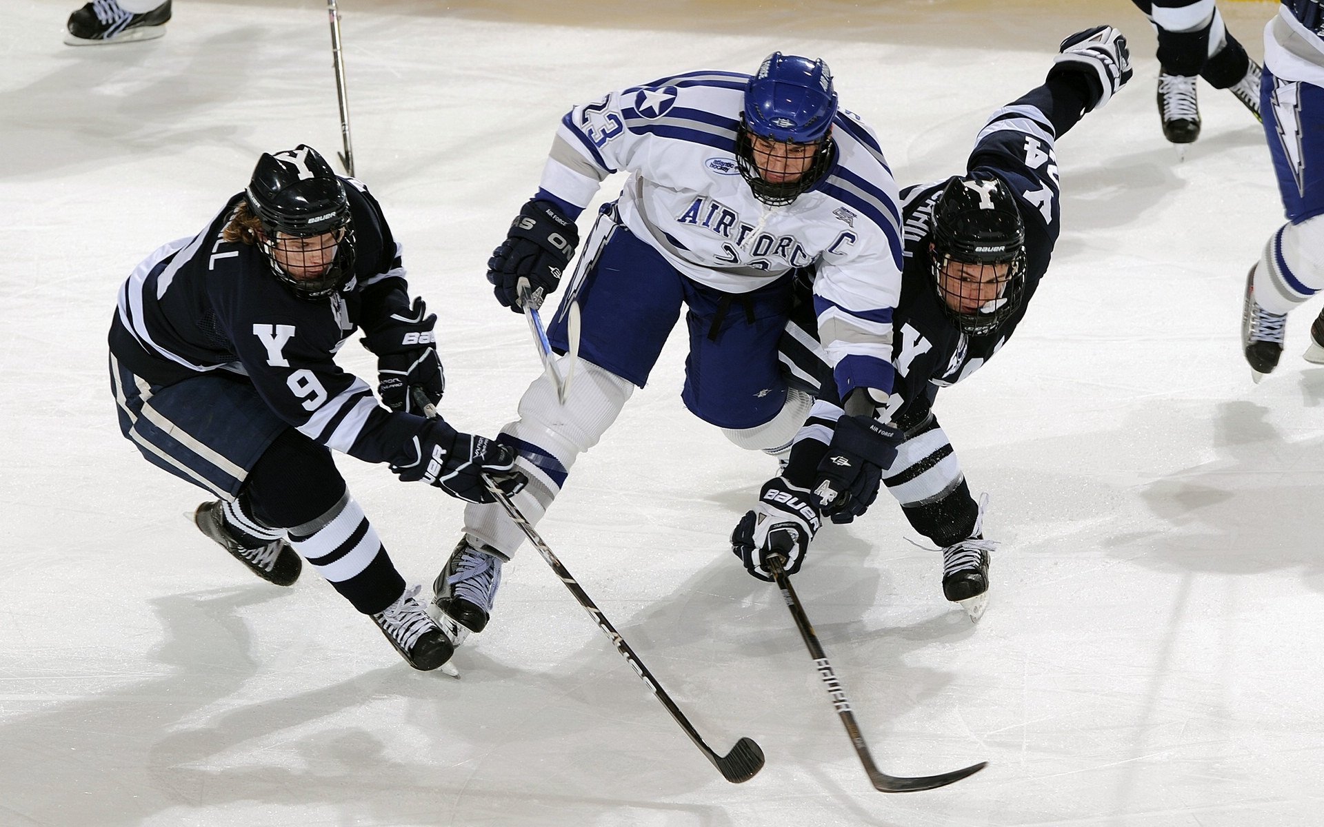 德甲青训引入语言思维训练提高球员位置决策能力，德甲青训规则